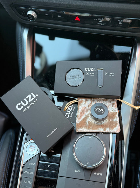Exclusieve Cuzi. metalen auto parfum met geur